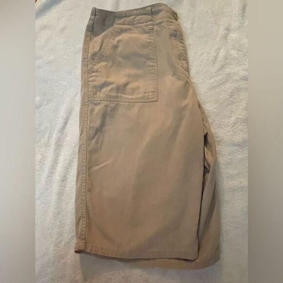 Size 10 New York & Company 100% cotton tan 4 pocket Bermuda shorts - Picture 1 of 14